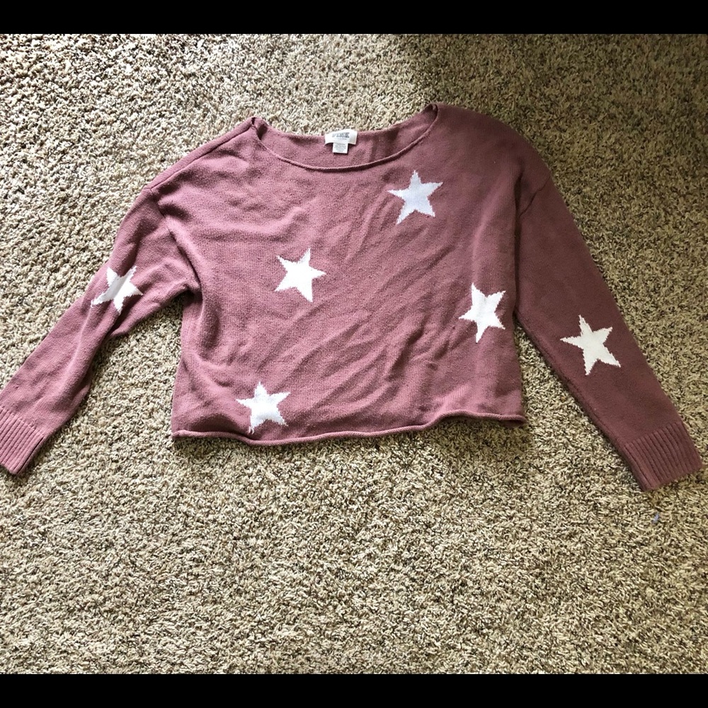 Hardly worn, loose collar and in very good shape.